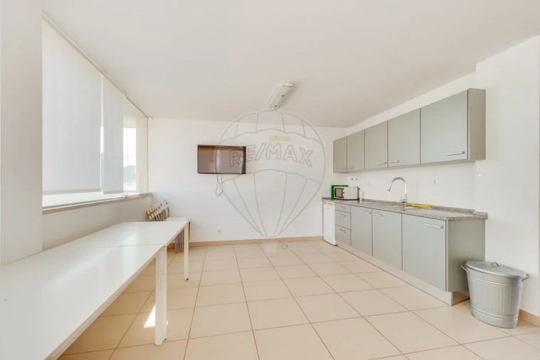 Apartamento T2 para Venda em Pontinha e Famões Foto 20