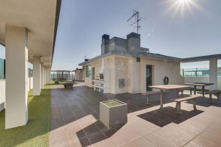 Apartamento T2 para Venda em Pontinha e Famões Foto 22