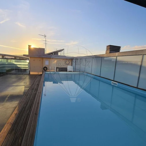 Apartamento T2 para Venda em Pontinha e Famões Foto 2