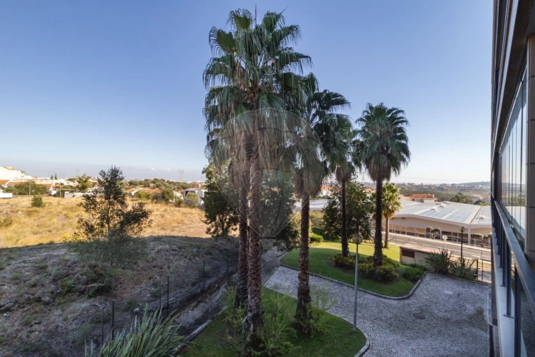 Apartamento T2 para Venda em Pontinha e Famões Foto 29