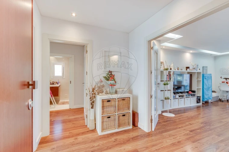 Apartamento T2 para Venda em Pontinha e Famões Foto 8