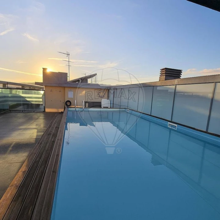 Apartamento T2 para Venda em Pontinha e Famões Foto 2