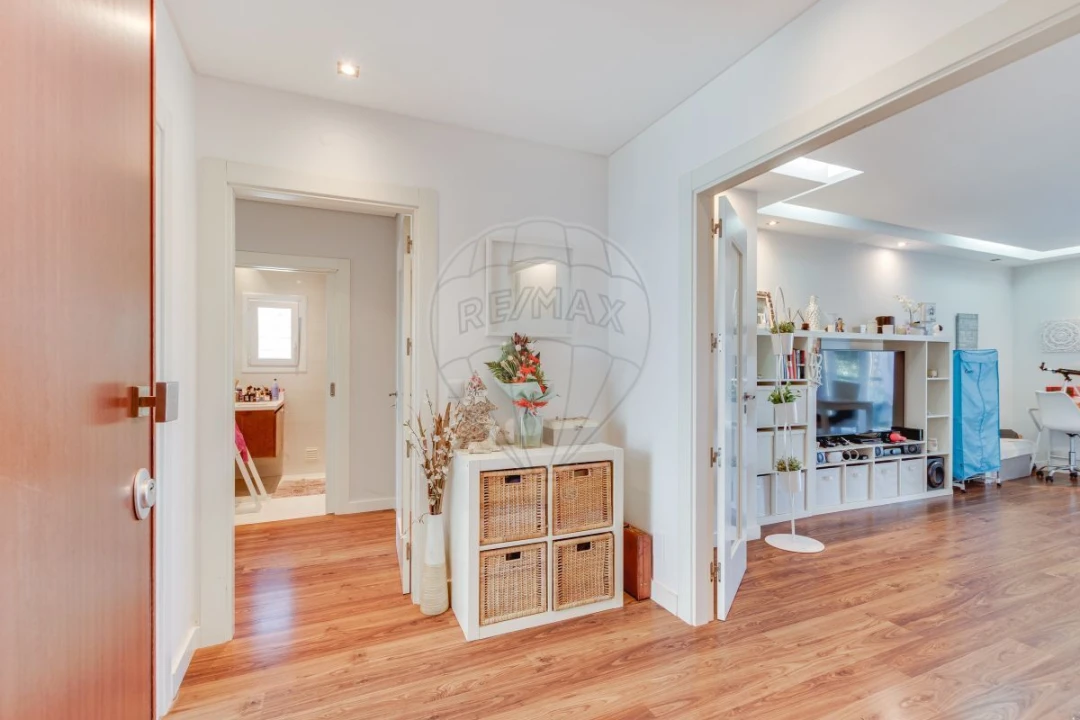 Apartamento T2 para Venda em Pontinha e Famões Foto 8