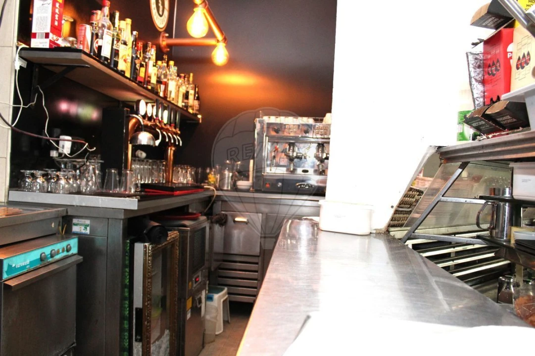 Loja para Venda em Massamá e Monte Abraão Foto 5