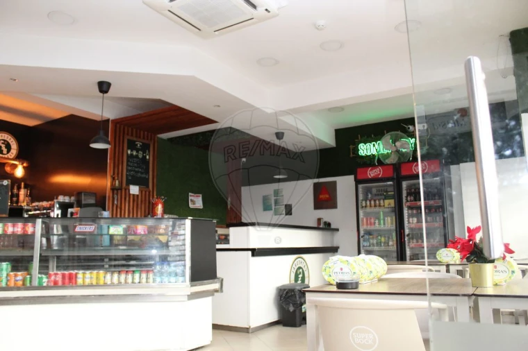 Loja para Venda em Massamá e Monte Abraão Foto 1