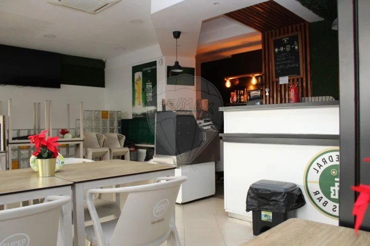 Loja para Venda em Massamá e Monte Abraão Foto 3