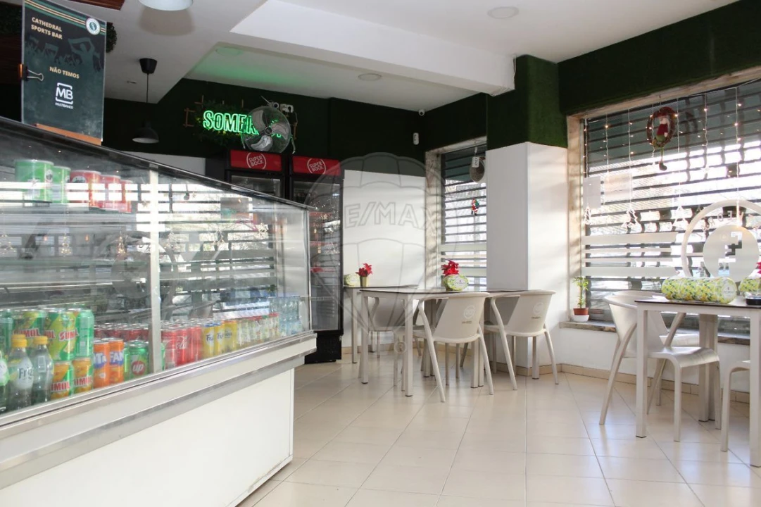 Loja para Venda em Massamá e Monte Abraão Foto 2