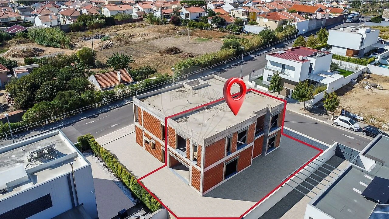 Moradia T4 para Venda em Carcavelos e Parede Foto 3