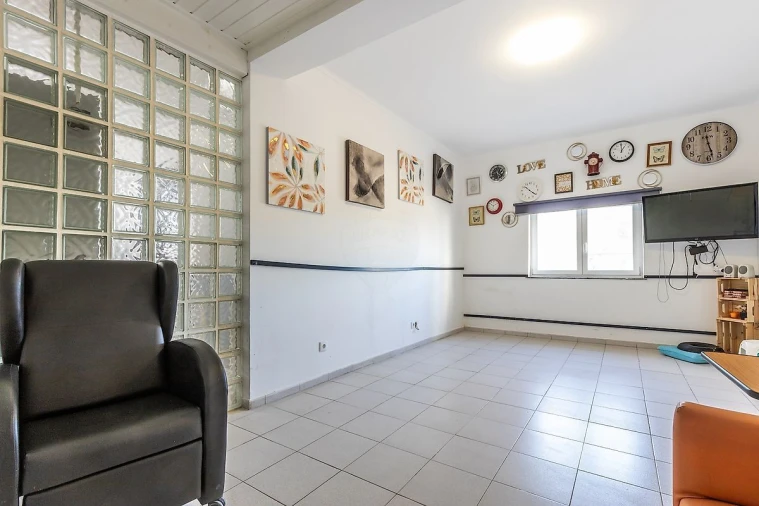 Loja para Arrendamento em Lourinhã e Atalaia Foto 13