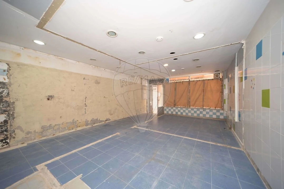 Loja para Arrendamento em Massamá e Monte Abraão Foto 6