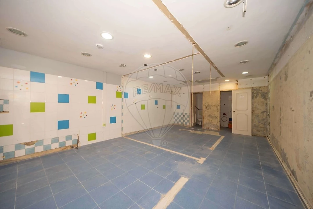 Loja para Arrendamento em Massamá e Monte Abraão Foto 1