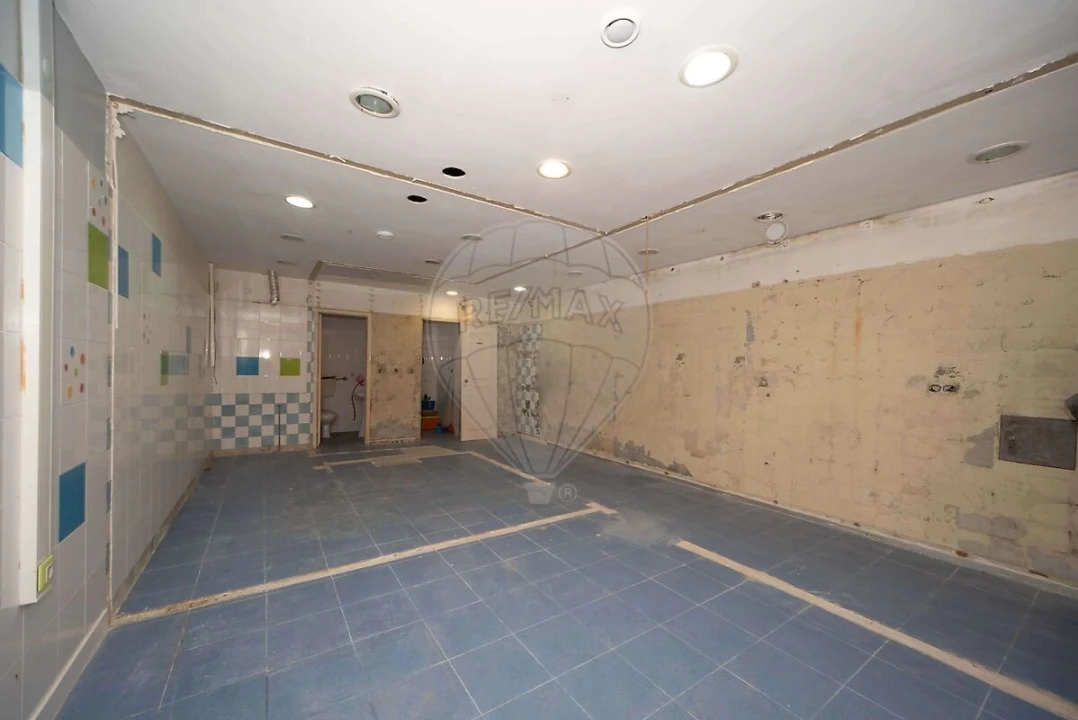 Loja para Arrendamento em Massamá e Monte Abraão Foto 5