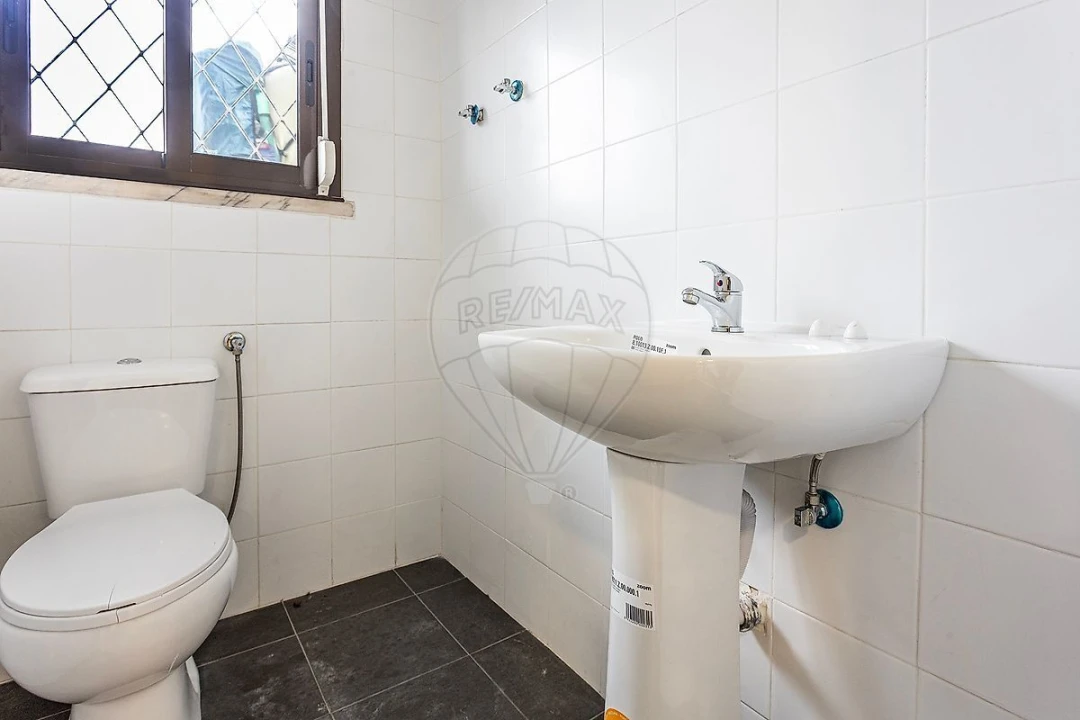 Armazém para Arrendamento em Pontinha e Famões Foto 12