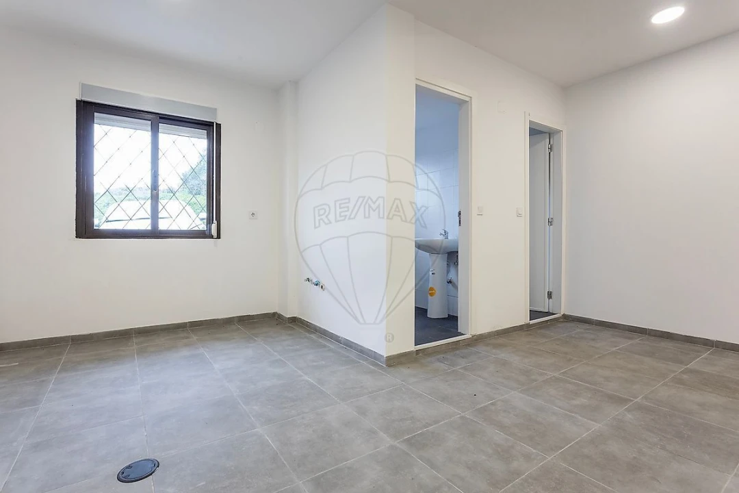 Armazém para Arrendamento em Pontinha e Famões Foto 11