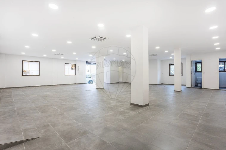 Armazém para Arrendamento em Pontinha e Famões Foto 7