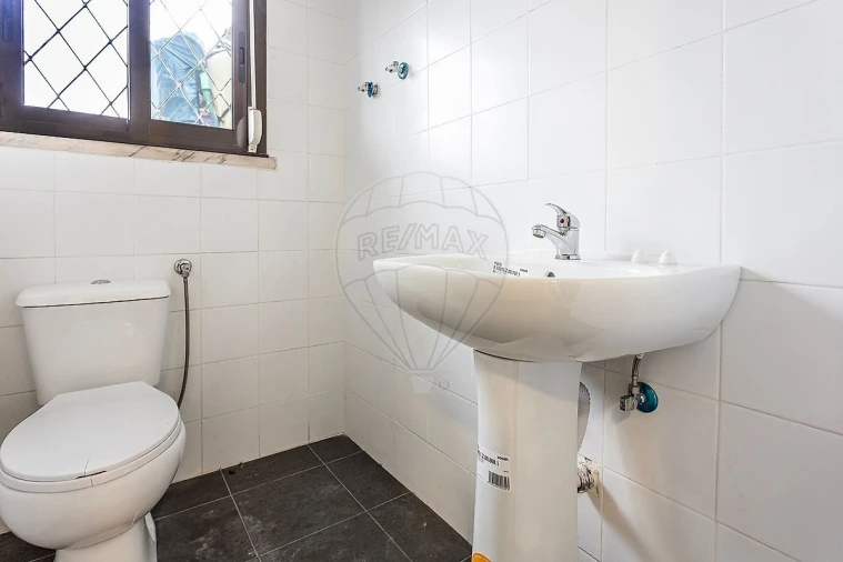 Armazém para Arrendamento em Pontinha e Famões Foto 12