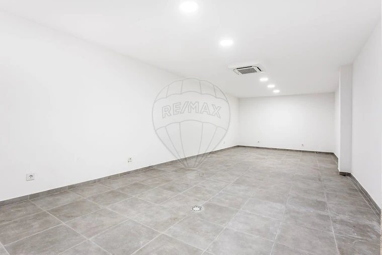 Armazém para Arrendamento em Pontinha e Famões Foto 8