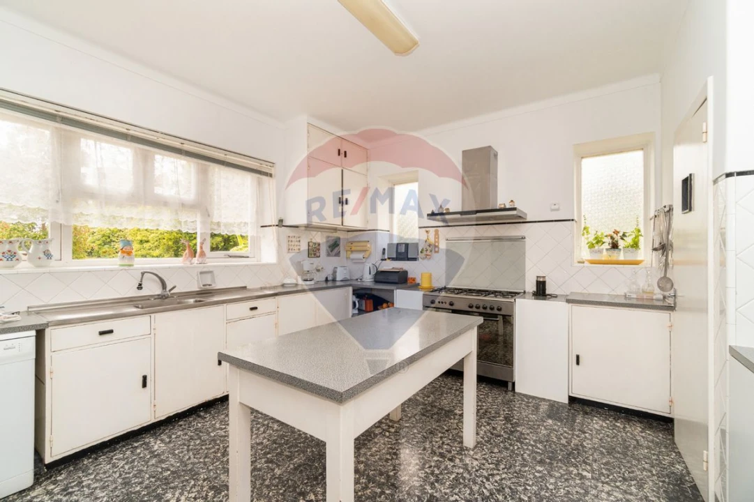 Moradia T9 para Venda em Oeiras e São Julião da Barra, Paço de Arcos e Caxias Foto 16