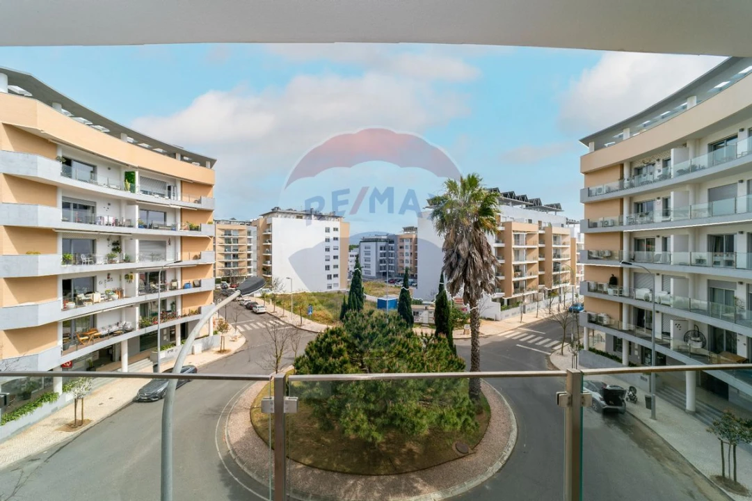 Apartamento T3 para Venda em Carcavelos e Parede Foto 16