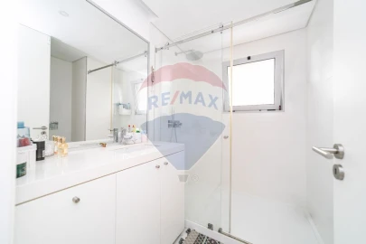 Apartamento T3 para Venda em Carcavelos e Parede