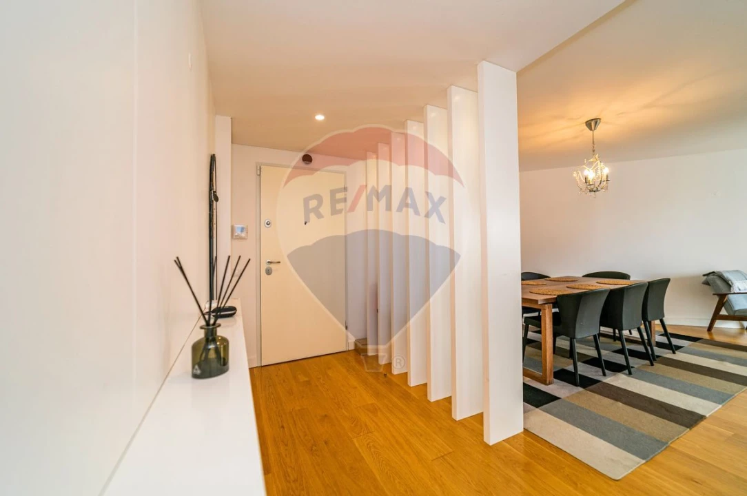 Apartamento T3 para Venda em Carcavelos e Parede Foto 1