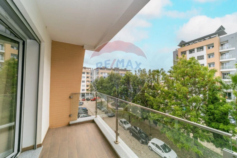 Apartamento T3 para Venda em Carcavelos e Parede Foto 7