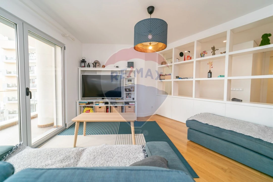Apartamento T3 para Venda em Carcavelos e Parede Foto 13