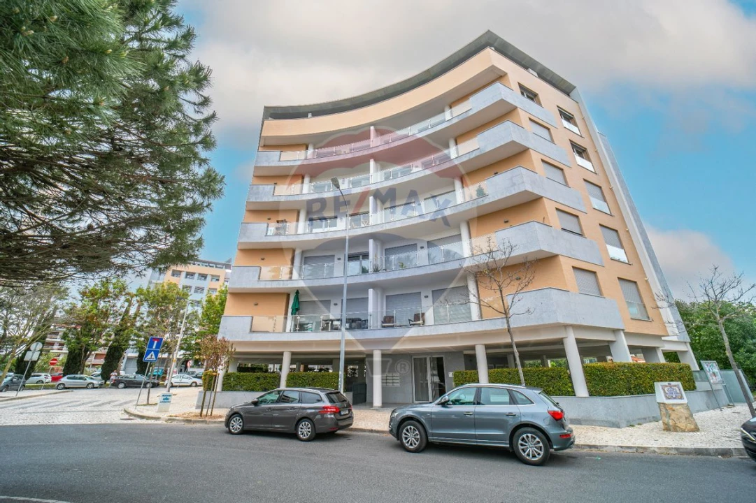 Apartamento T3 para Venda em Carcavelos e Parede Foto 18