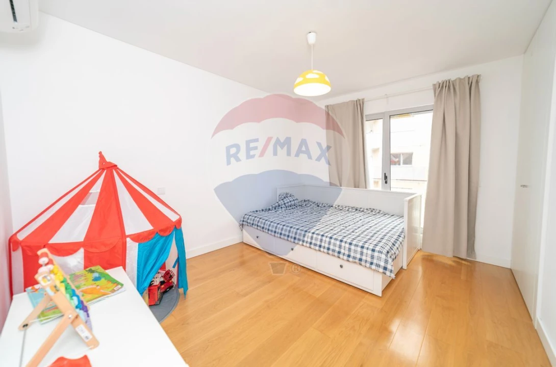 Apartamento T3 para Venda em Carcavelos e Parede Foto 4