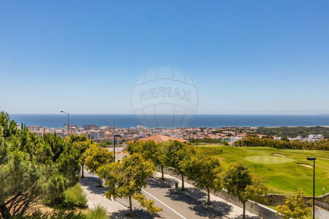Apartamento T4 para Venda em Caparica e Trafaria Foto 1