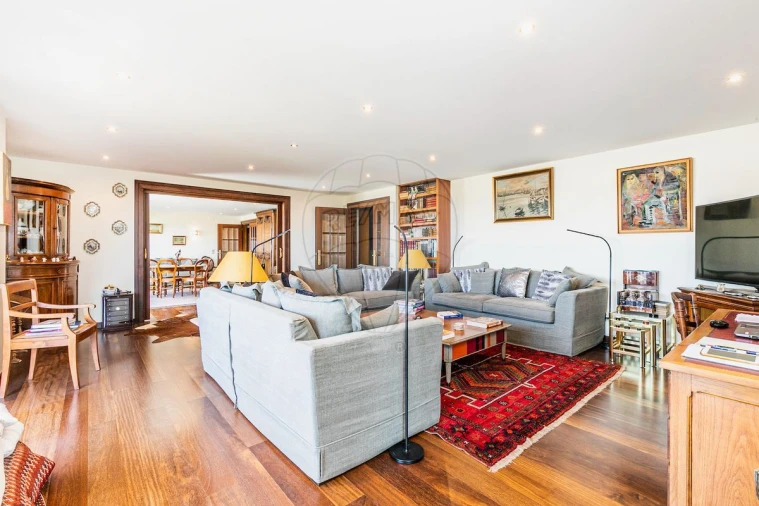 Apartamento T4 para Venda em Caparica e Trafaria Foto 5