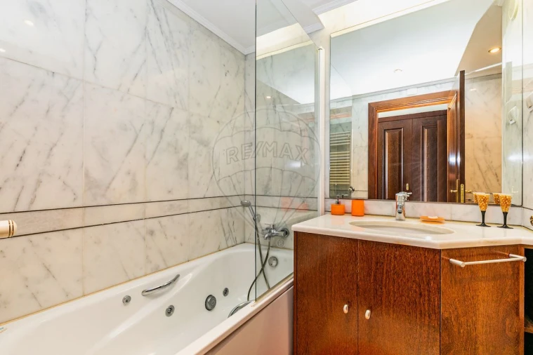 Apartamento T4 para Venda em Caparica e Trafaria Foto 24