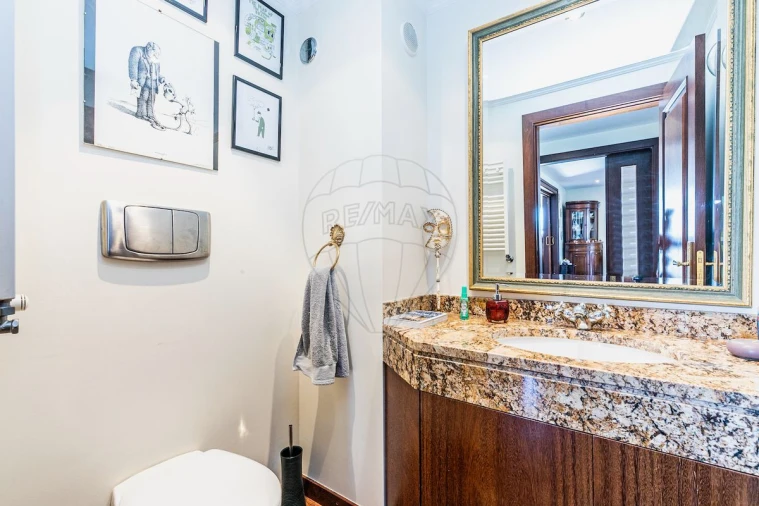 Apartamento T4 para Venda em Caparica e Trafaria Foto 20