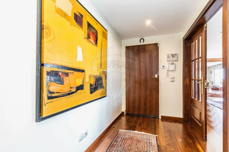 Apartamento T4 para Venda em Caparica e Trafaria Foto 9