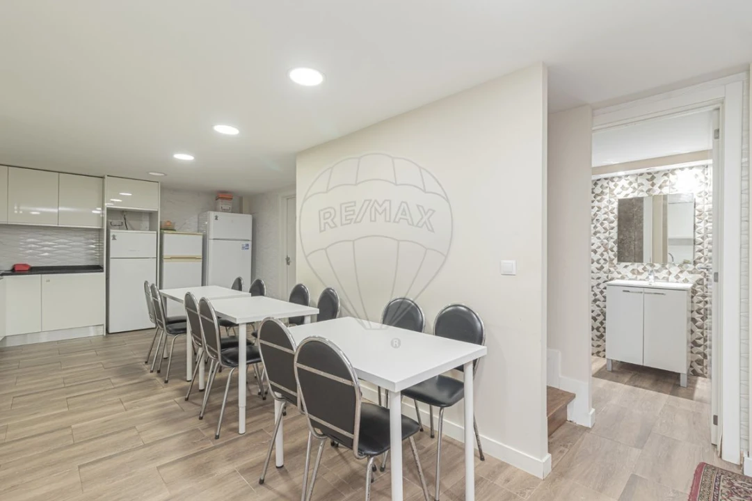 Prédio para Venda em Pontinha e Famões Foto 7