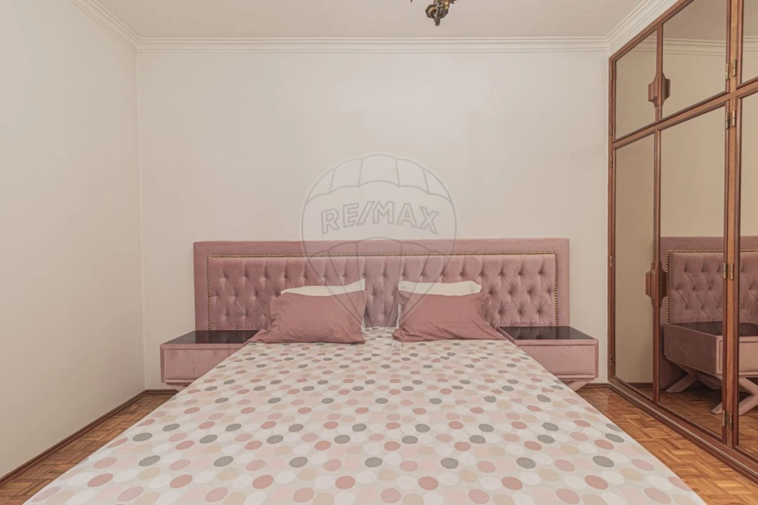 Prédio para Venda em Pontinha e Famões Foto 29