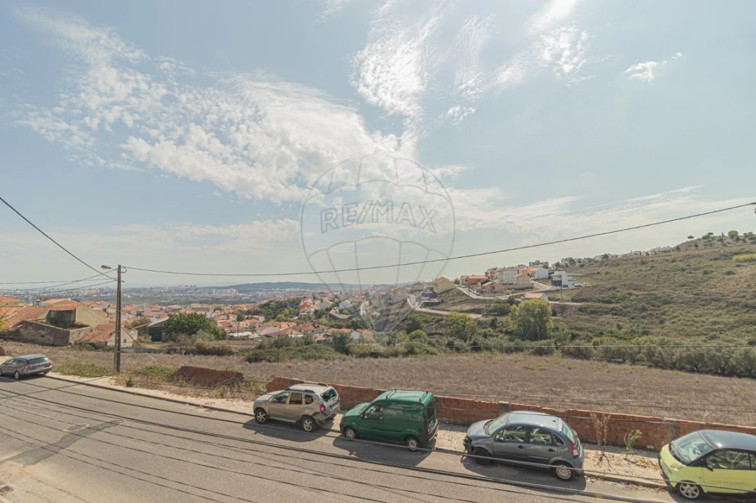 Prédio para Venda em Pontinha e Famões Foto 18