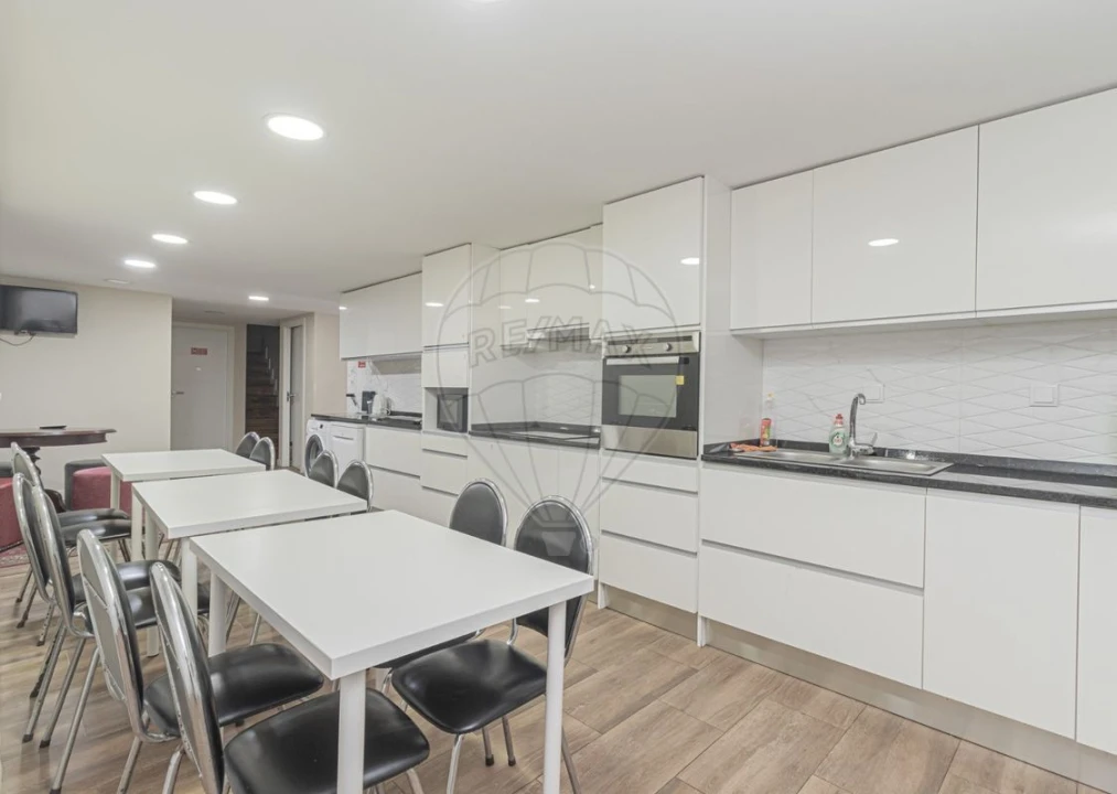 Prédio para Venda em Pontinha e Famões Foto 6