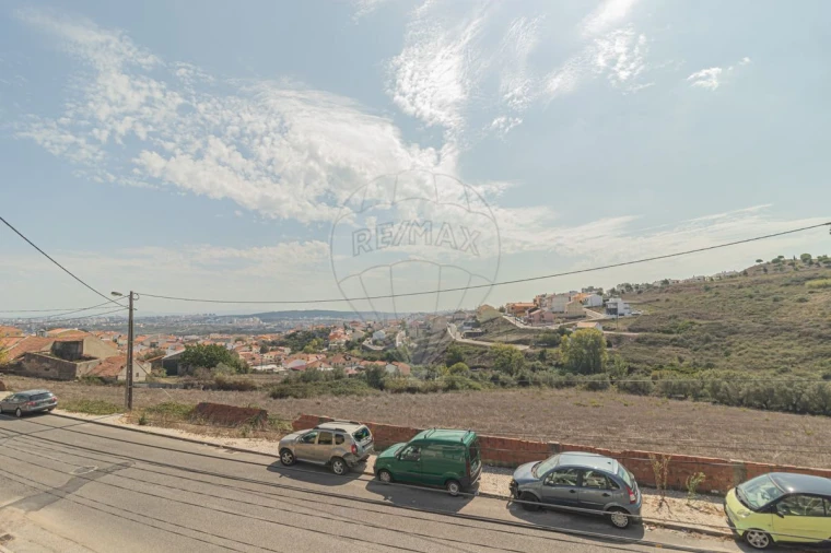 Prédio para Venda em Pontinha e Famões Foto 18