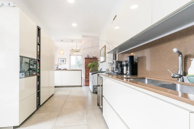 Moradia T10 para Venda em Santa Maria e São Miguel, São Martinho, São Pedro Penaferrim Foto 21