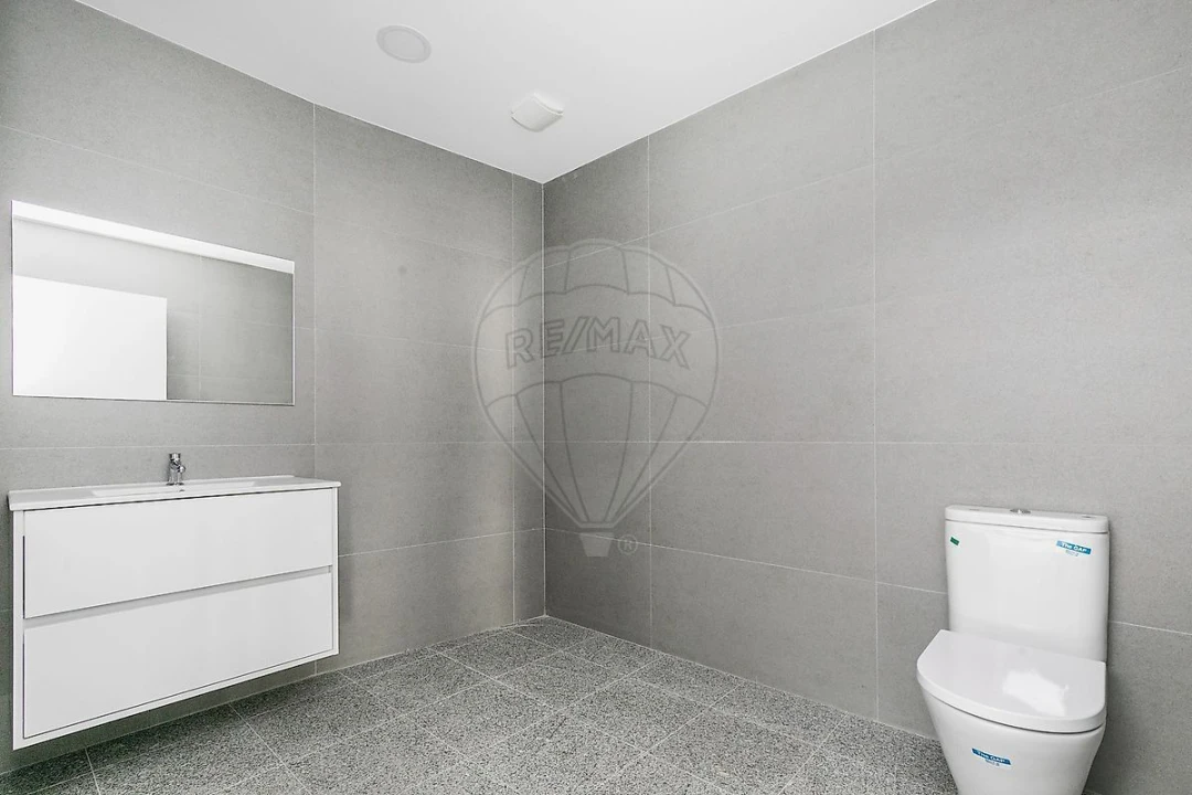 Loja para Venda em Alhandra, São João dos Montes e Calhandriz Foto 11