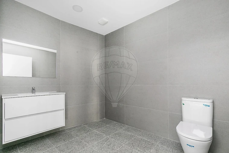 Loja para Venda em Alhandra, São João dos Montes e Calhandriz Foto 11