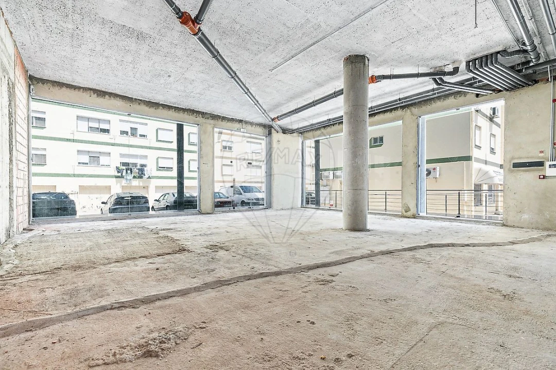 Loja para Venda em Alhandra, São João dos Montes e Calhandriz Foto 4