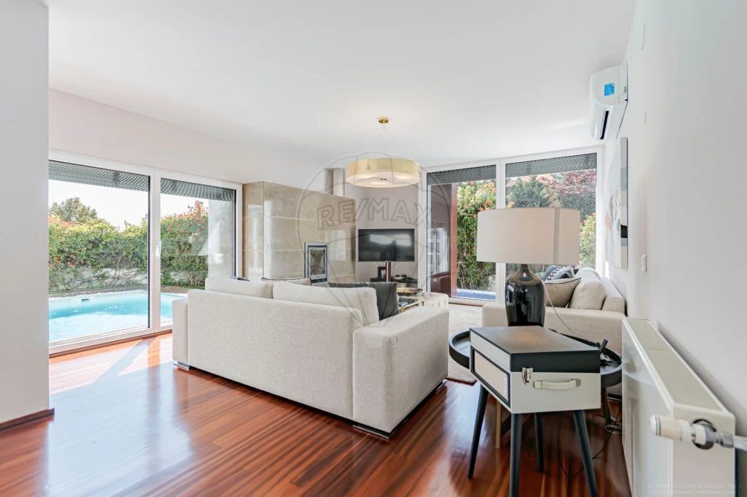 Moradia T4 para Venda em Carcavelos e Parede Foto 10