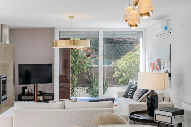 Moradia T4 para Venda em Carcavelos e Parede Foto 8