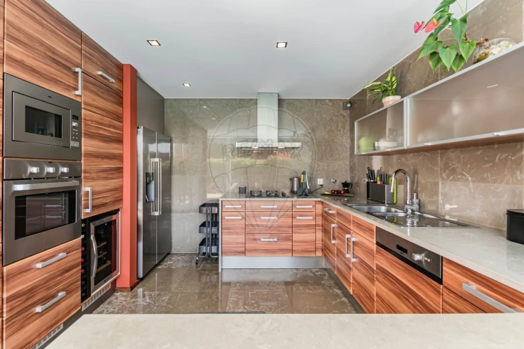 Moradia T4 para Venda em Carcavelos e Parede Foto 4