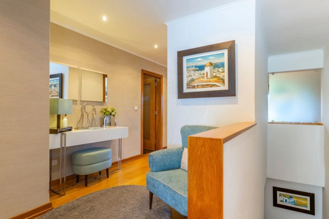 Moradia T3 para Venda em Queluz e Belas Foto 2