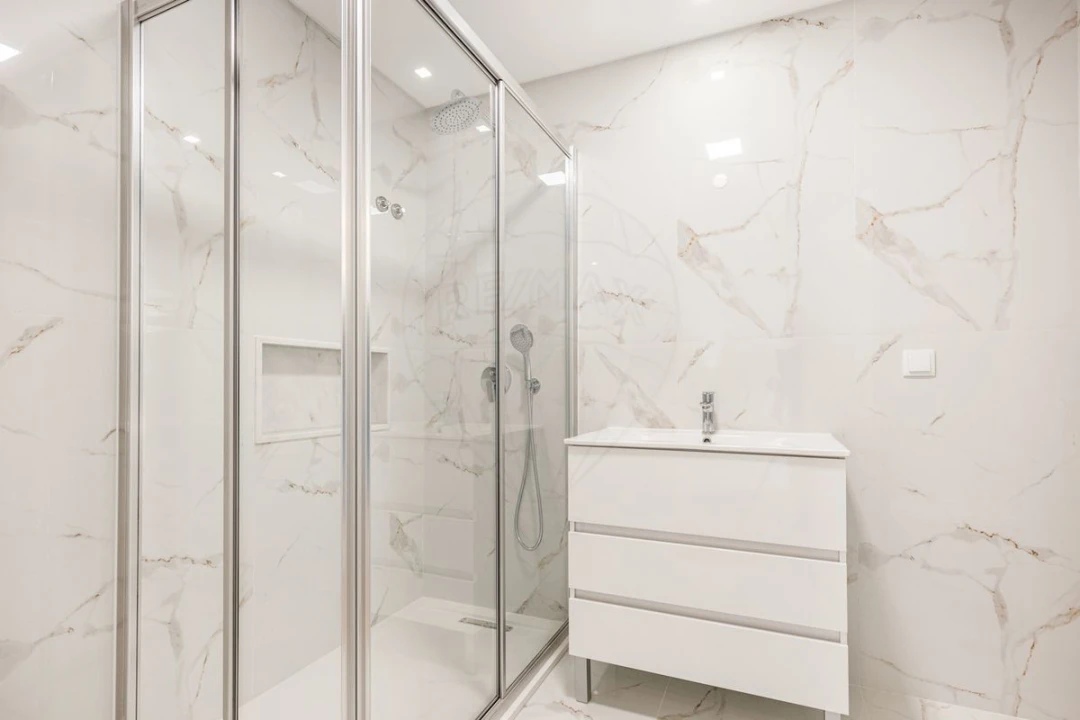 Apartamento T2 para Venda em Carcavelos e Parede Foto 26