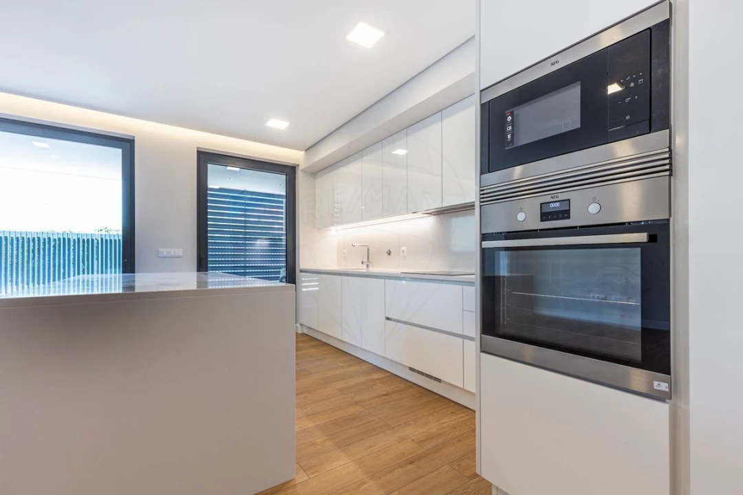 Apartamento T2 para Venda em Carcavelos e Parede Foto 10