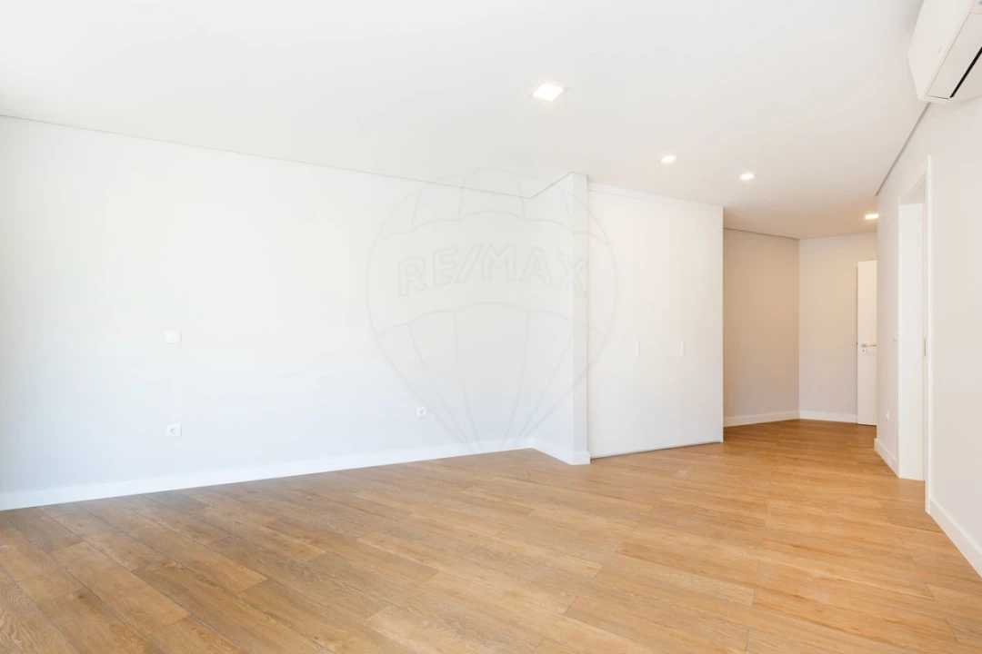 Apartamento T2 para Venda em Carcavelos e Parede Foto 25